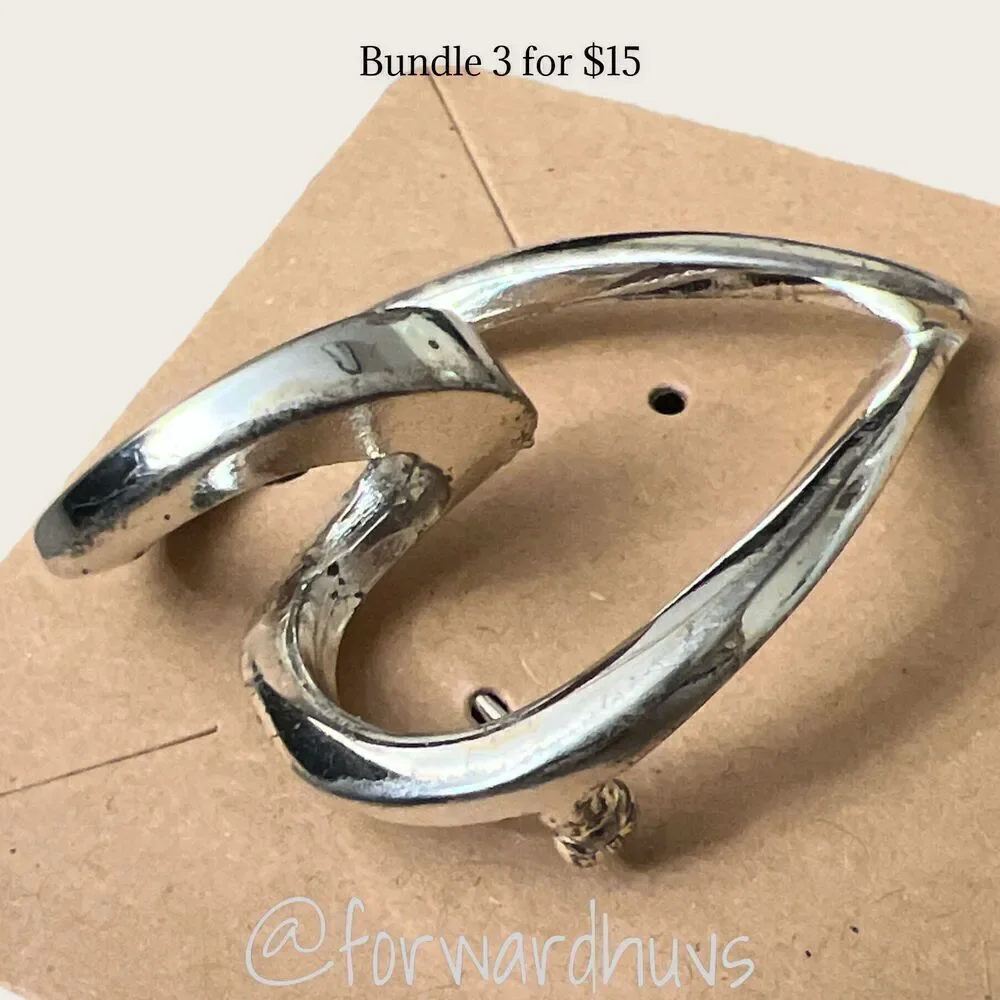 Bundle Sale 3 for $15 | Silver Tone Heart-Shaped Metal Brooch | Fair Preowned Co